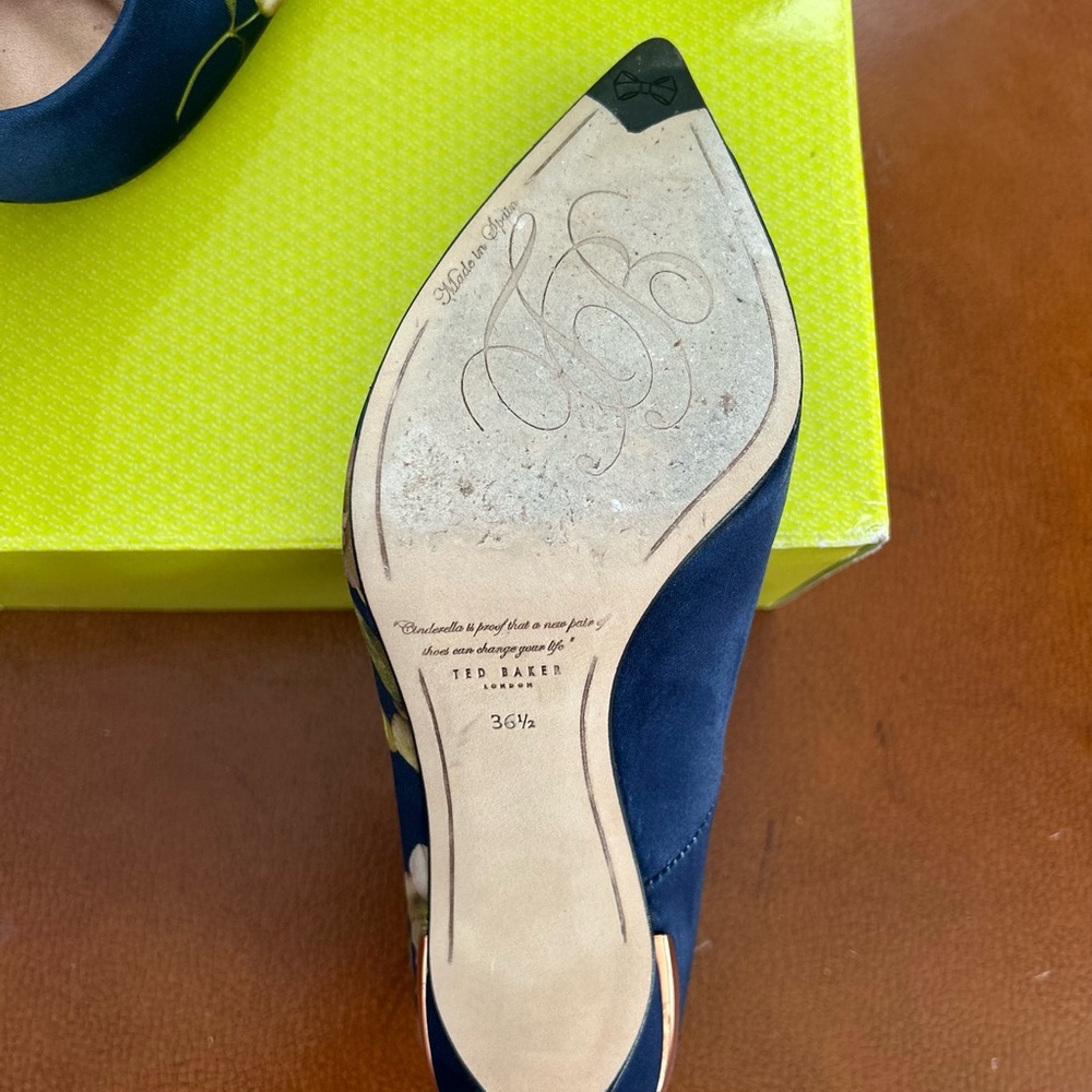 Ted Baker Women's Floral Navy Heels - Picture 7 of 7